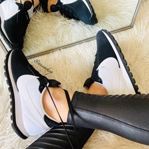 NWT Nike pre-love O.X.